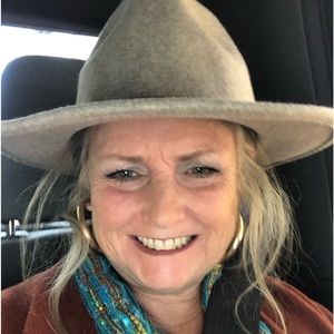 Meet your Posher, Jacqueline